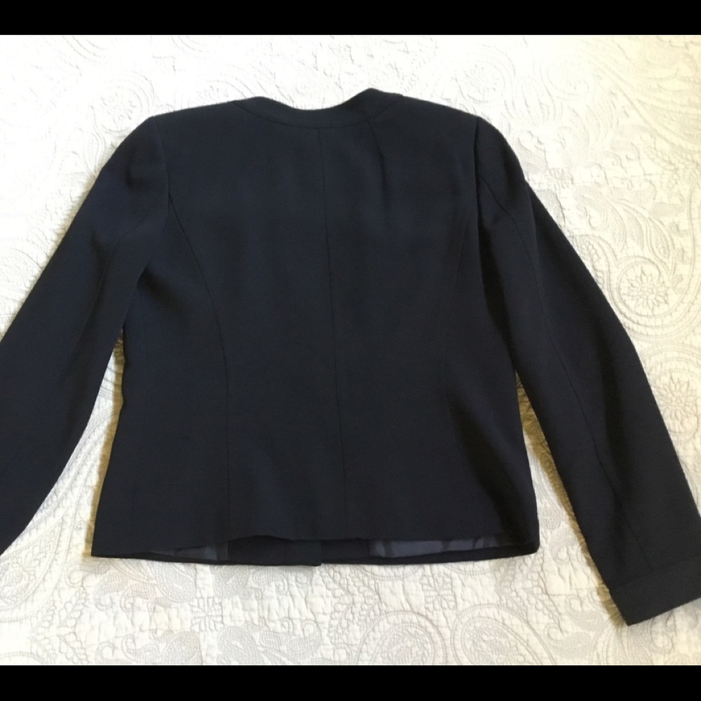 Classic black jacket - Picture 2 of 6